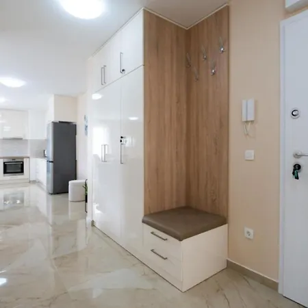 Skyline - Luxurious & Modern Apartman